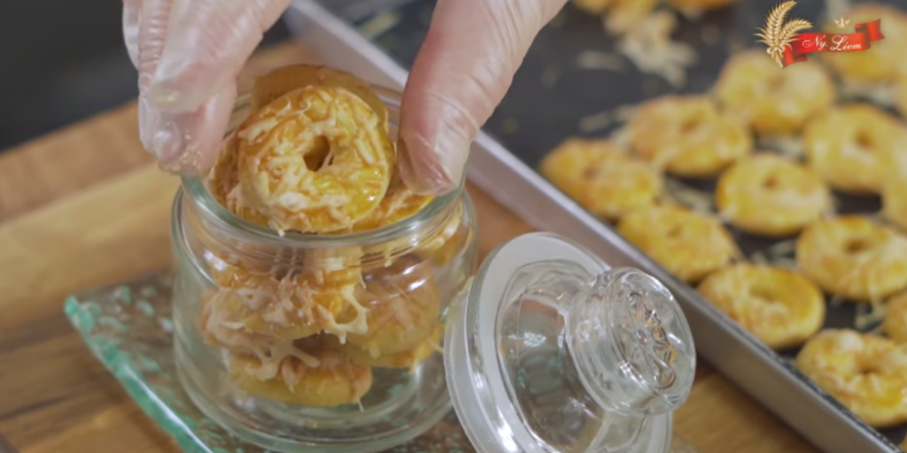 Resep Kastengel Bentuk Donat Ala Chef Achen Ny. Liem