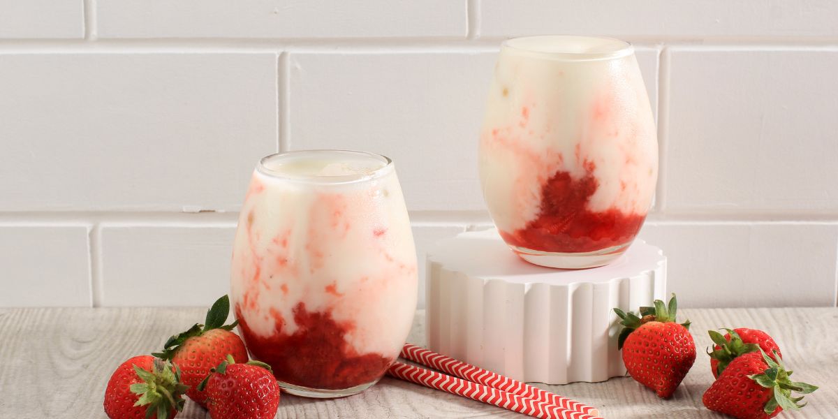 Cara Membuat Resep Minuman Korean Strawberry Milk Cukup 3 Bahan