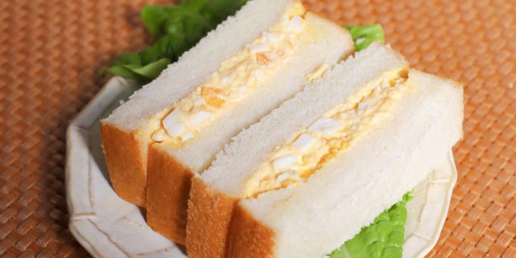 Mau Buat Bekal Praktis? Resep Egg Sandwich Creamy Bisa Jadi Pilihan Tepat