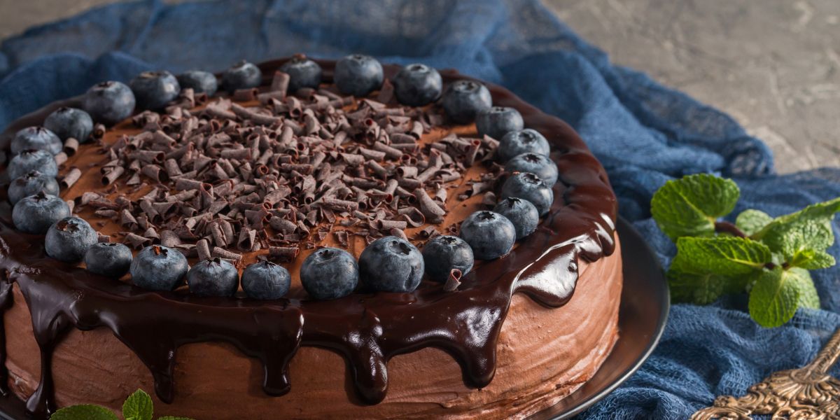 Cara Membuat Resep Coffee Cake Berlumur Coklat Ganache Bertabur Blueberry Segar