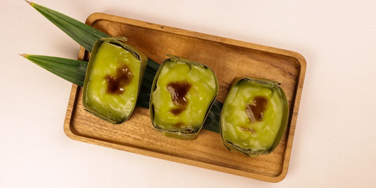 Cara Membuat Resep Kue Takir Daun Pandan Kukus Dengan Saus Gula Merah