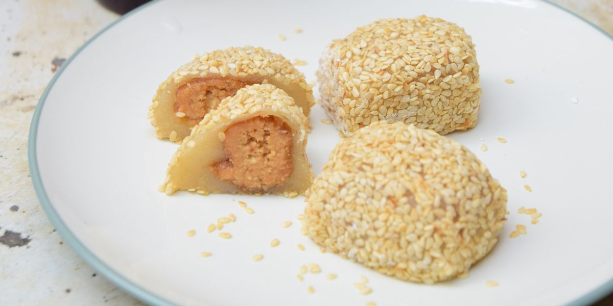 Cara Membuat Resep Mochi Kacang Tanah Bertabur Wijen Kenyal dan Lembut