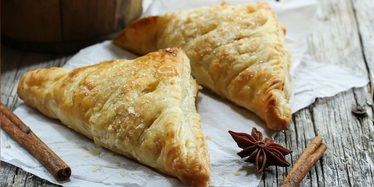 Cara Membuat Resep Apple Turnover Renyah, Kaya Rasa, dan Wangi Rempah