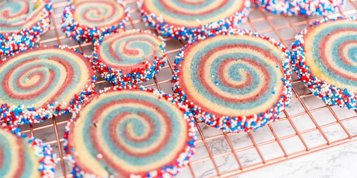 Cara Membuat Resep Rainbow Swirl Cookies Cantik yang Menarik Perhatian Orang