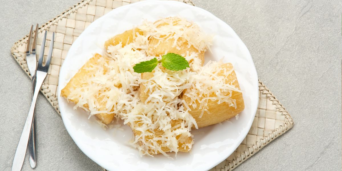 Cara Membuat Resep Singkong Goreng Merekah, Gurih, dan Crispy Bertabur Keju