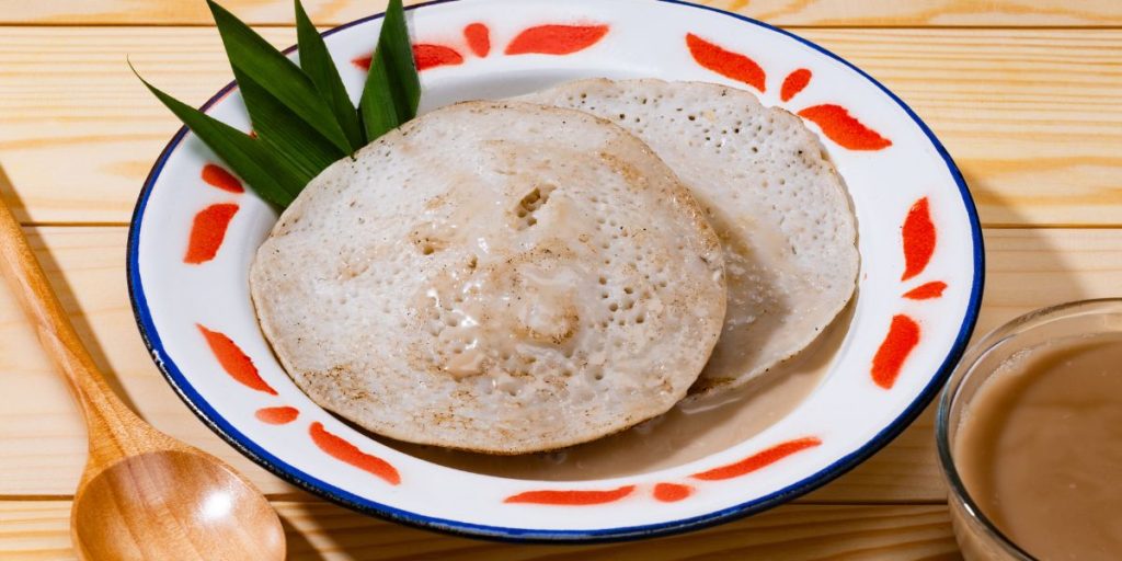 Resep Serabi Banjar Lembut dan Bersarang Dengan Kuah Gula Merah Kental