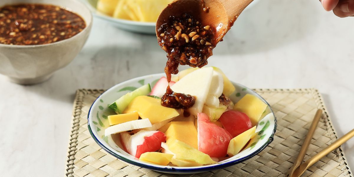 Cara Membuat Resep Rujak Buah Bumbu Kacang Pedas Manis Bikin Melek