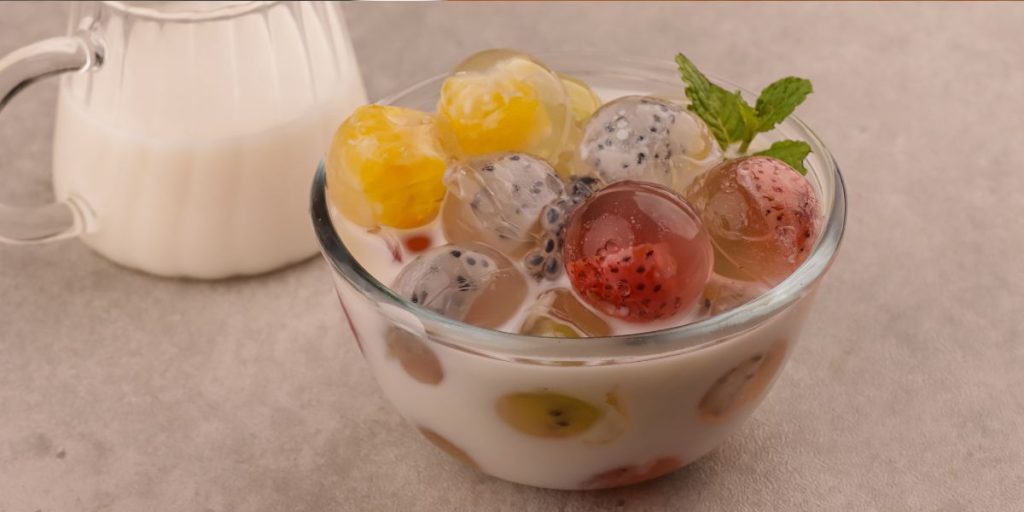 Resep Bola Jelly Isi Buah Segar Biar Si Kecil Lahap Makan Buah