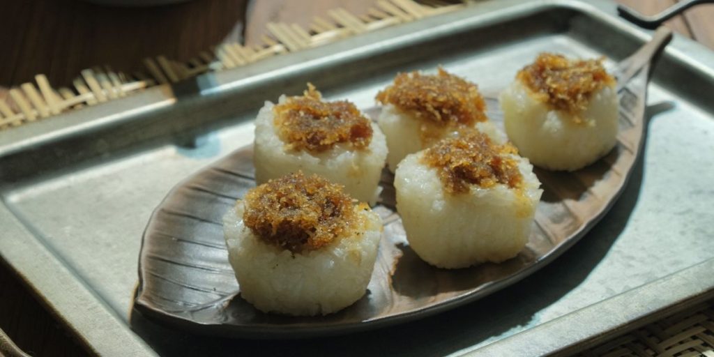 Butuh Teman Ngopi? Yuk Coba Bikin Resep Pulut Inti Khas Malaysia Ini