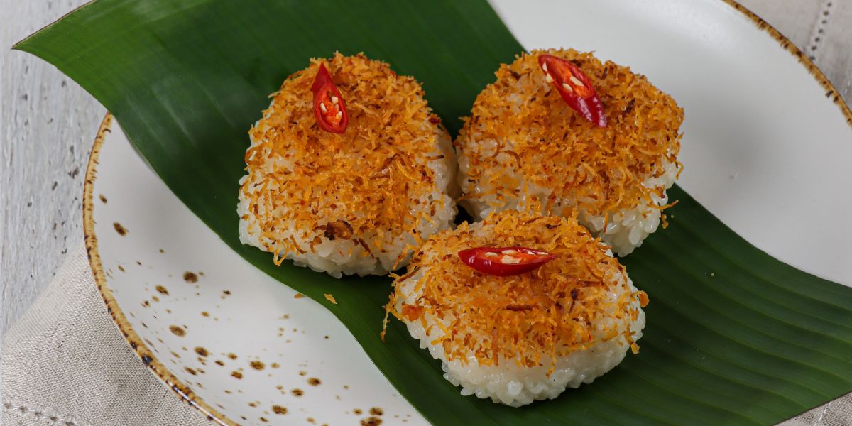 Cara Membuat Resep Ketan Bumbu Serundeng, Cemilan Untuk Keluarga