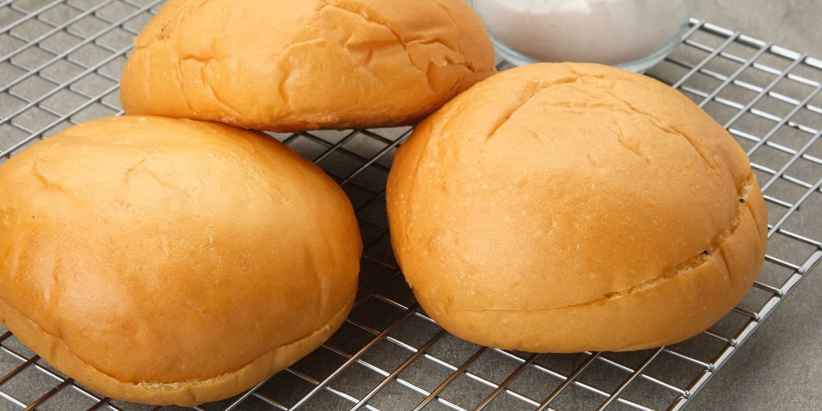 Cara Membuat Resep Roti Semir Jadul Klasik Dengan Isian Buttercream Meses