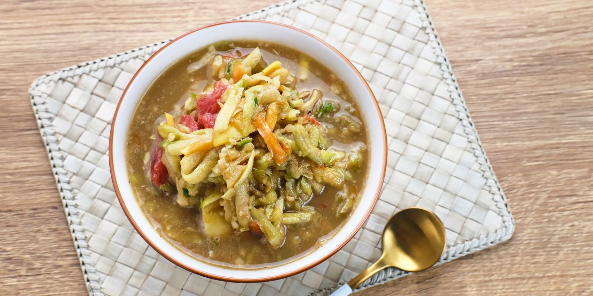 Pedas, Asam, dan Manis, Cara Membuat Resep Rujak Serut Buah yang Segar