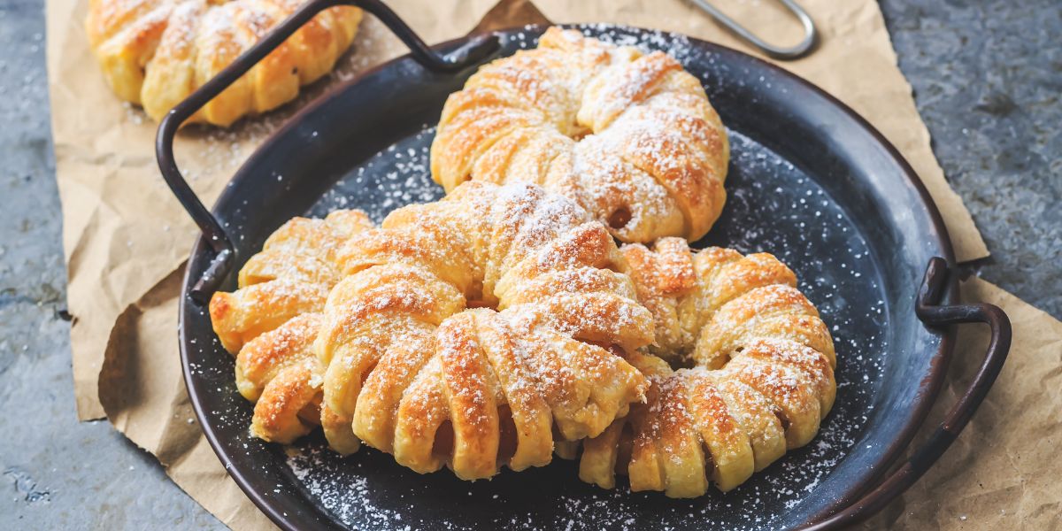 Cara Membuat Resep Apple Rings, Apel Renyah Dipadukan Pastry dan Topping