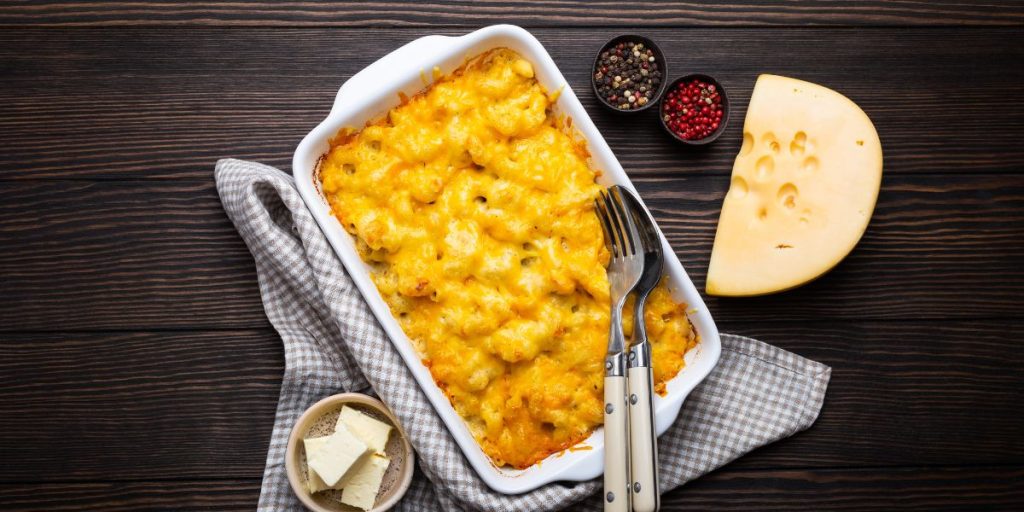 Resep Macaroni Cheese Pie Gurih Dengan Keju Meleleh Untuk Cemilan Sore