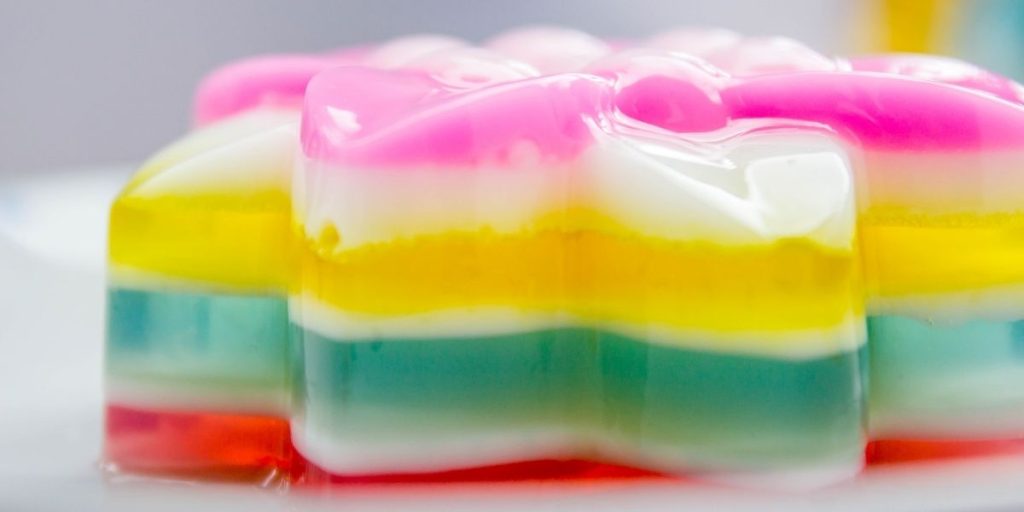 Cara Membuat Resep Puding Susu Pelangi Dingin Untuk Dessert Keluarga